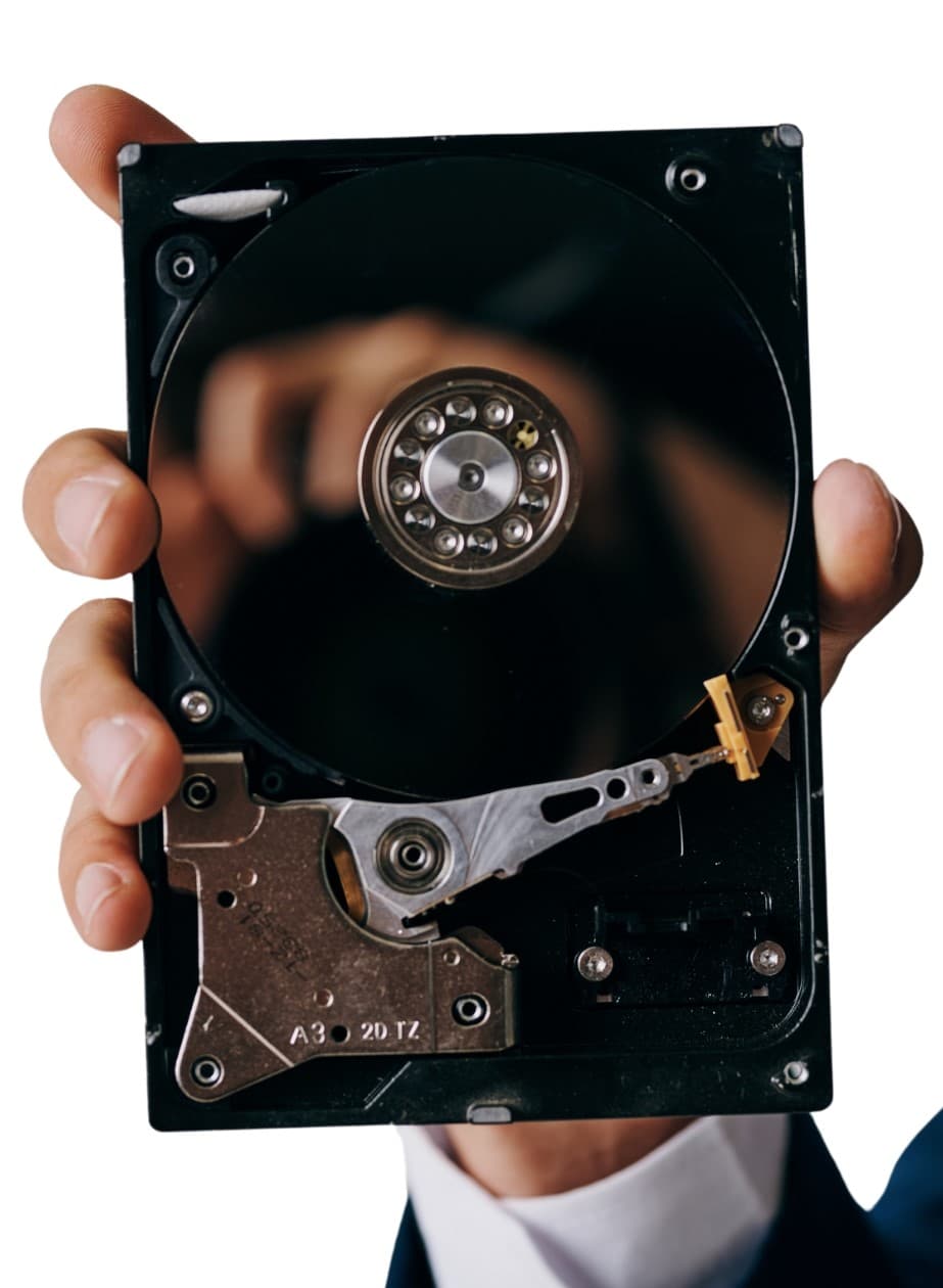 ¿Cuál es el proceso para recuperar datos de discos externos dañados o no reconocidos?